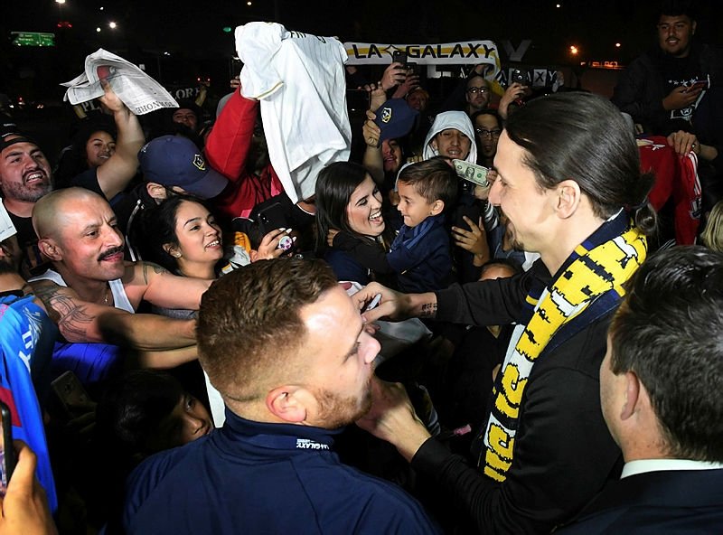 İbrahimovic’e coşkulu karşılama