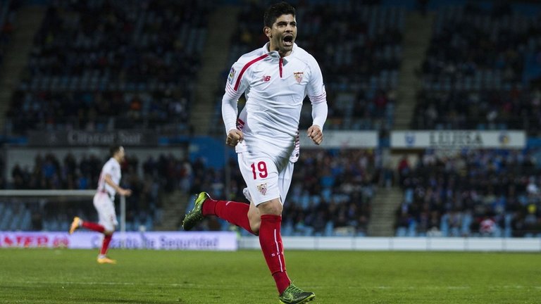 Gönüllü Aslan Ever Banega