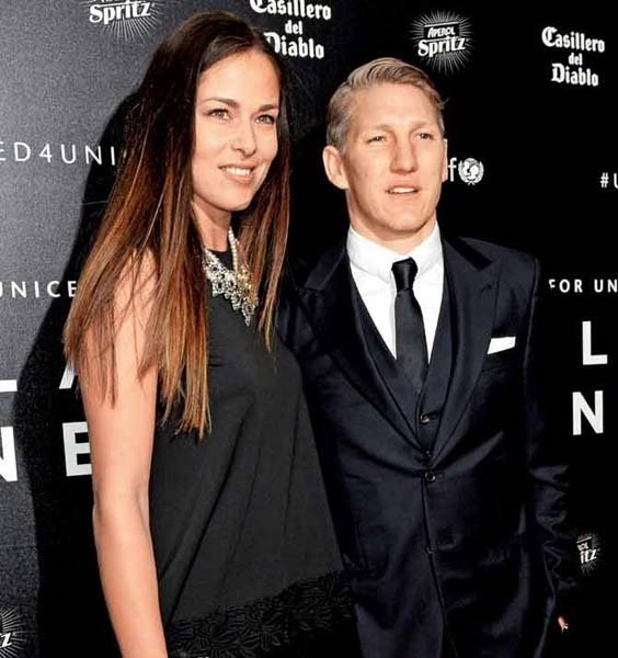 İşte ünlü futbolcuların eşleri veya sevgilileri