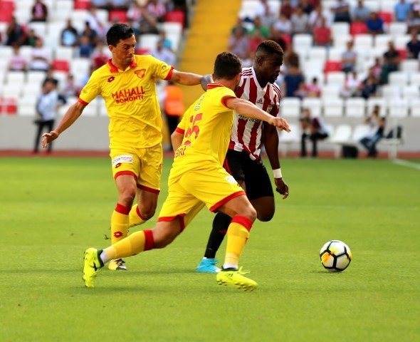 Demir Grup Sivasspor - Göztepe maçından kareler