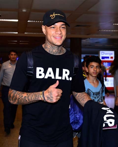 Van der Wiel’in tişörtündeki sır belli oldu