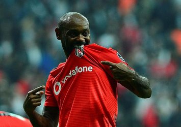 Vagner Love Galatasaray'a haber yolladı