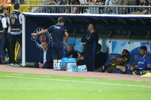 Fenerbahçe karıştı! Lens’ten olay tepki...