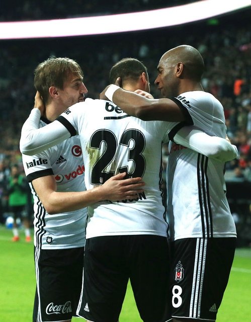 13 takım Cenk Tosun’un peşinde