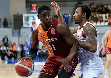 Cimbom deplasmanda kayıp!