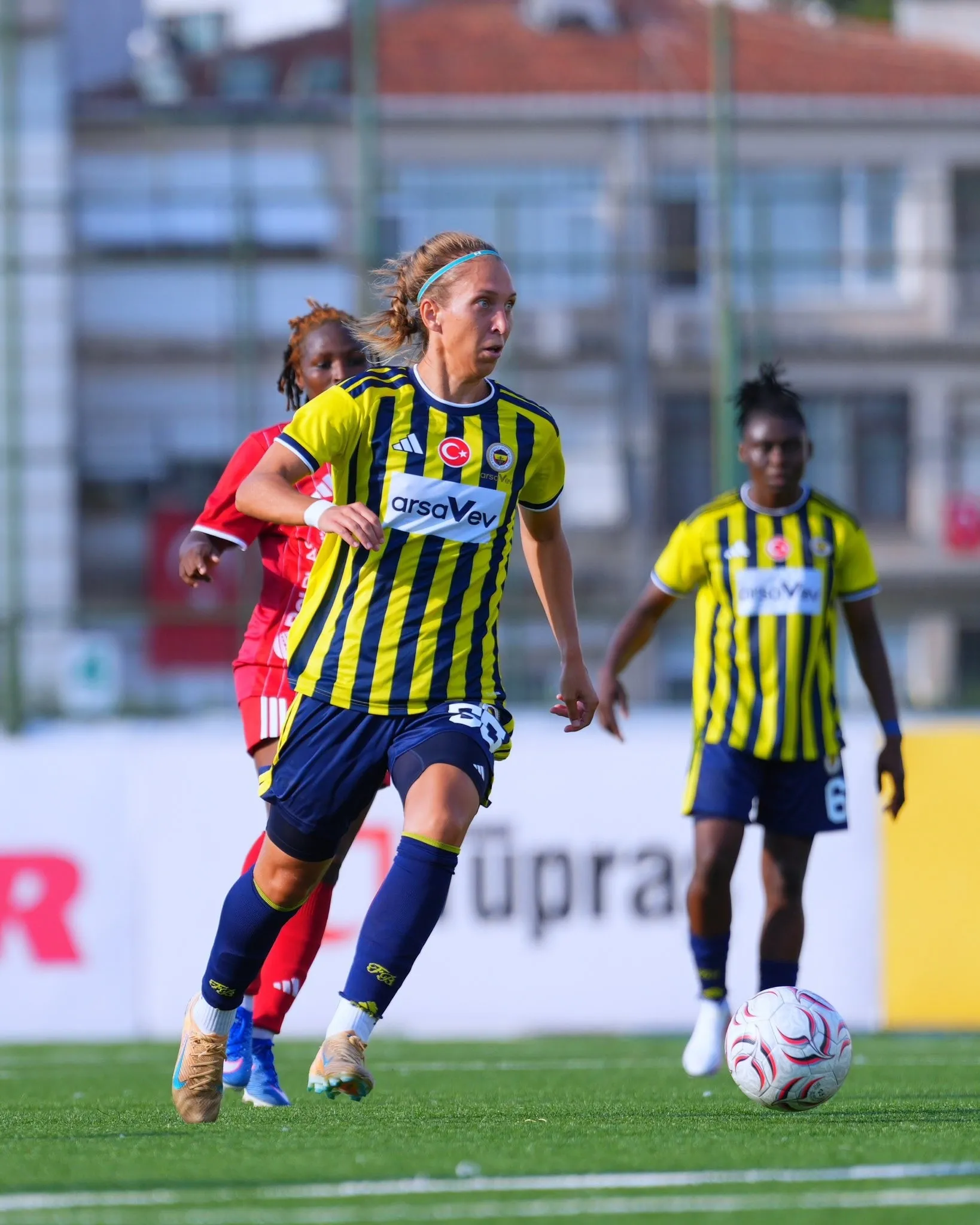 Fenerbahçe arsaVev evinde ABB FOMGET'i mağlup etti