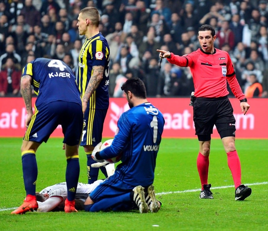 Beşiktaş-Fenerbahçe karşılaşmasından kareler