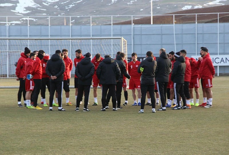 Hakan Keleş’ten Fenerbahçe açıklaması