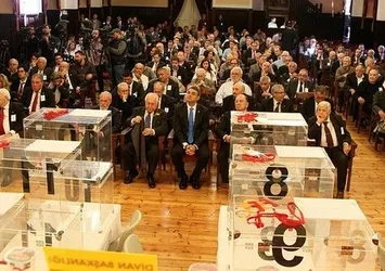 Galatasaray'da listeler şekilleniyor