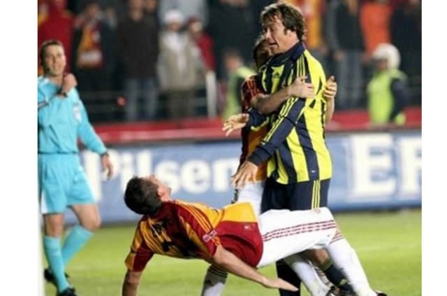 İşte unutulmaz Galatasaray - Fenerbahçe derbileri
