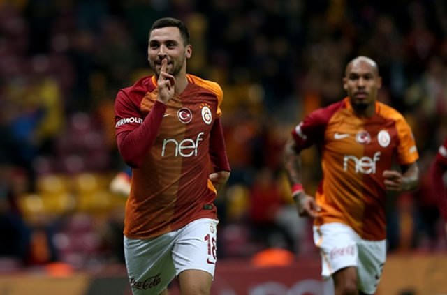 Galatasaray’a dev stoper geliyor