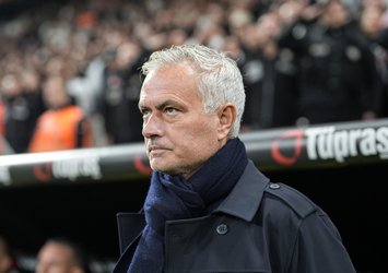 Çakar'dan Mourinho'ya sert eleştiri: İki derbiyi kaybediyorsan...