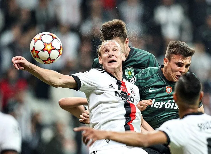 Beşiktaş Sporting maçında VAR uyardı penaltı kararı çıktı! İşte o anlar - 1
