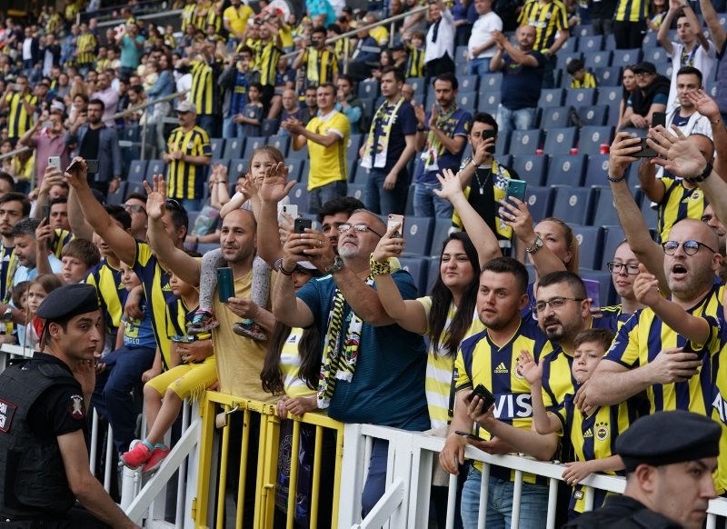 Valbuena alkışlarla veda etti