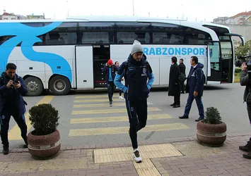 Trabzonspor kafilesi Sivas'a gitti