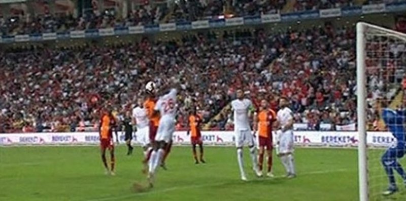 G.Saray’ın penaltısı iptal edildi