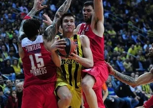Fenerbahçe'den Olympiakos'a tarihi kapak!