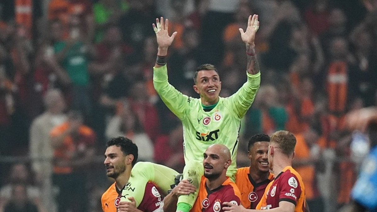 Galatasaray'da kaleci gelişmesi! Gündeme yeniden o geldi Galatasaray'da kaleci gelişmesi! Gündeme yeniden o geldi