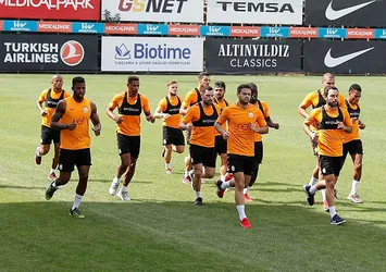 Galatasaray günü çift idmanla tamamladı