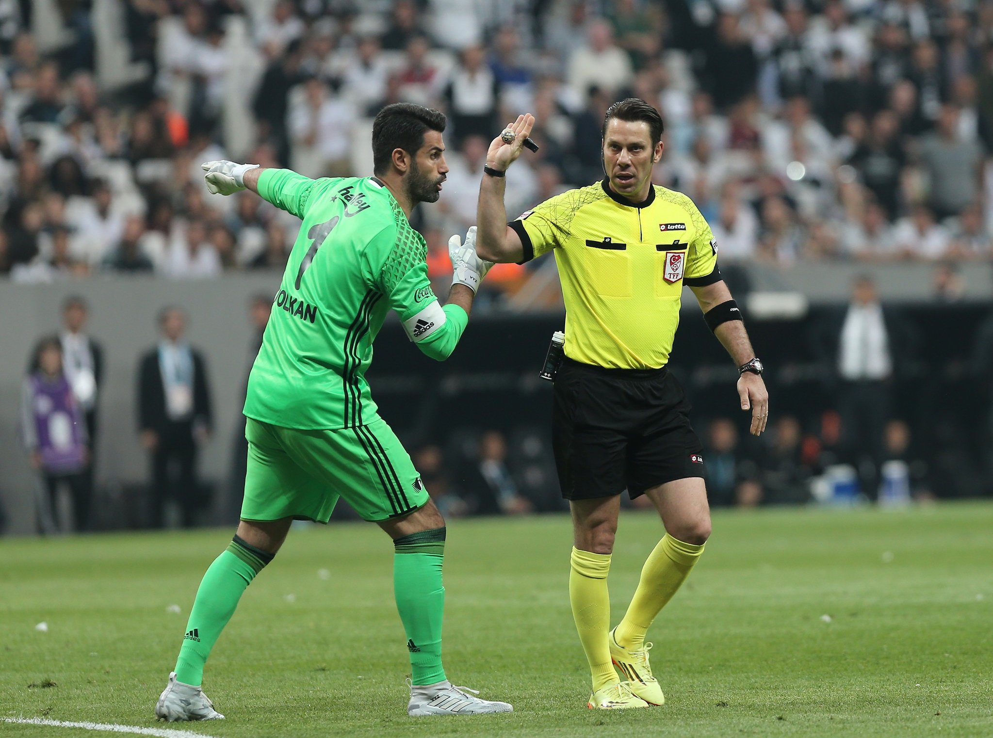 Derbilerin Hakemi Firat Aydinus Aspor