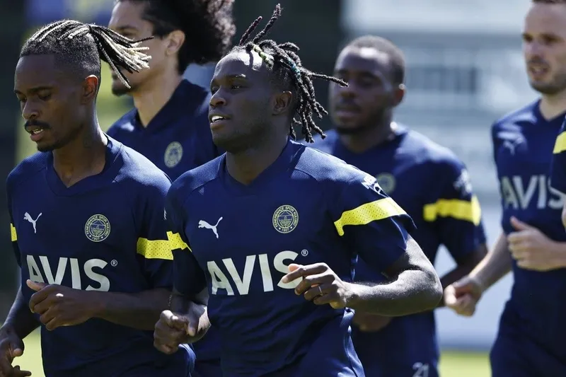 Fenerbahçe'nin yeni transferi Bruma ilk antrenmanına çıktı - 1
