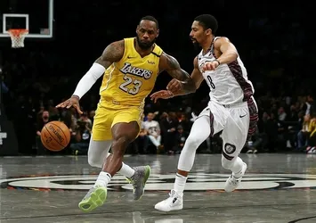 LeBron yine coştu