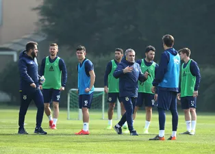 Ersun Yanal'dan yıldız isme kesik! İşte Fenerbahçe'nin derbi 11'i
