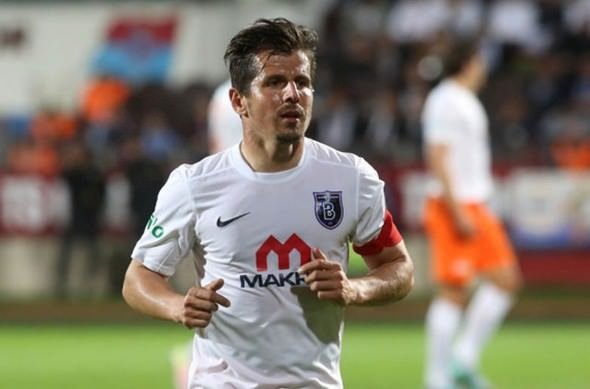 Emre Belözoğlu Fenerbahçe’ye dönüyor