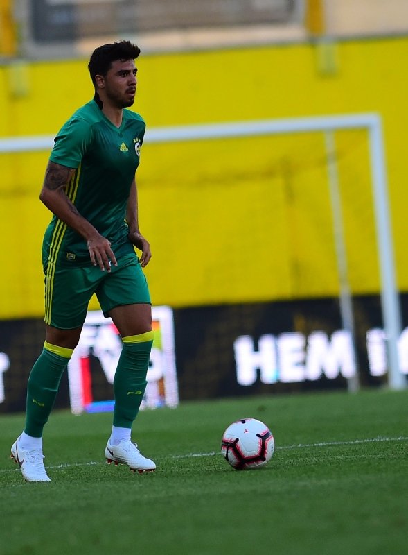 Fenerbahçe’den flaş Ozan Tufan kararı!