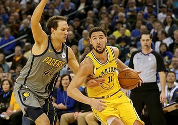 Warriors sahasında farklı kazandı