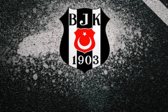 Talisca ve Aboubakar Ada yolcusu