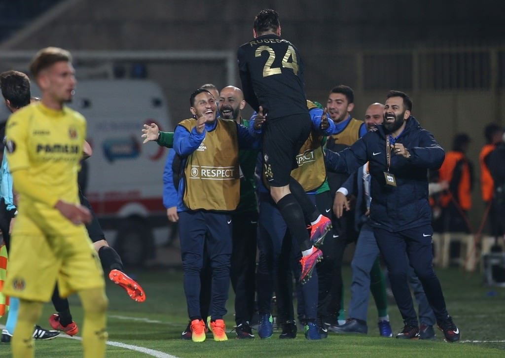 Osmanlıspor - Villarreal maçından kareler