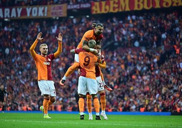 Galatasaray'dan şampiyonluk paylaşımı!