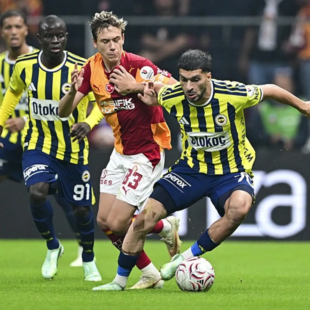 Ahmet Çakar Galatasaray-Fenerbahçe derbisini yorumladı! Batrakov'a yapılan hareket penaltı mıydı?