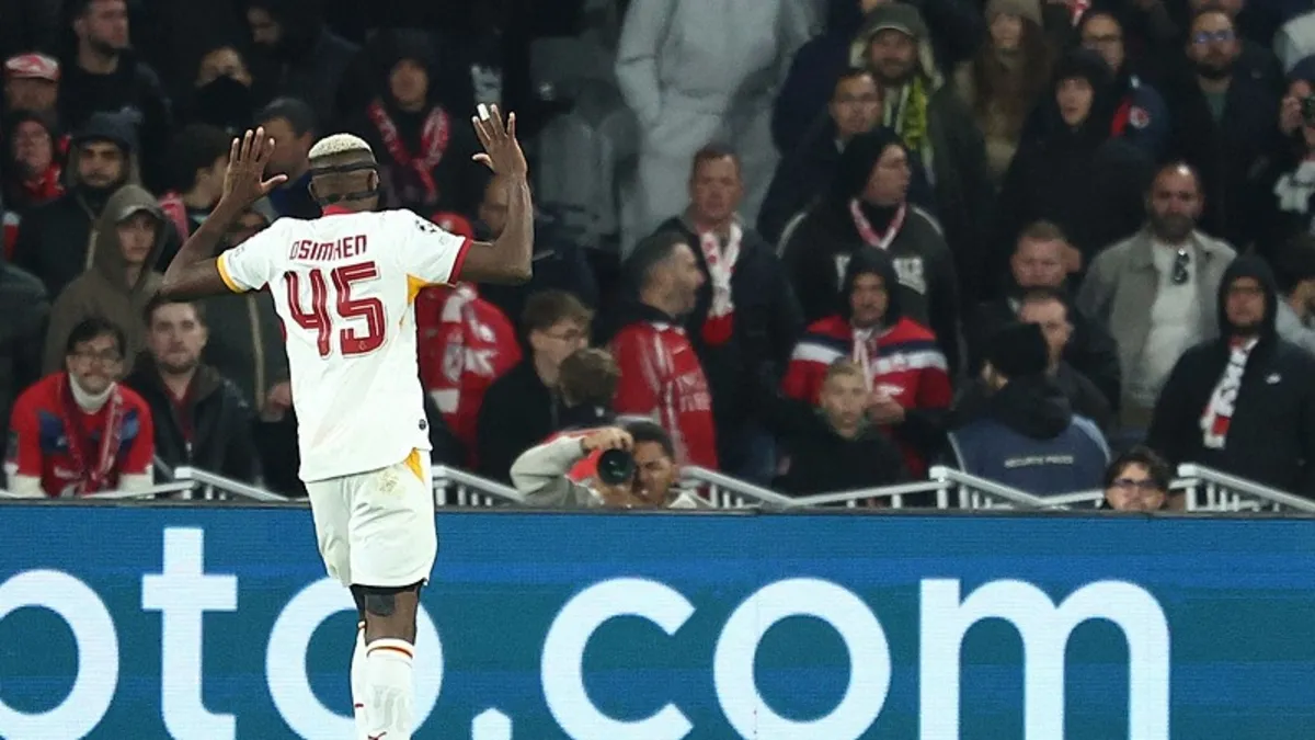 Victor Osimhen, Lille'e attığı gole sevinmedi!
