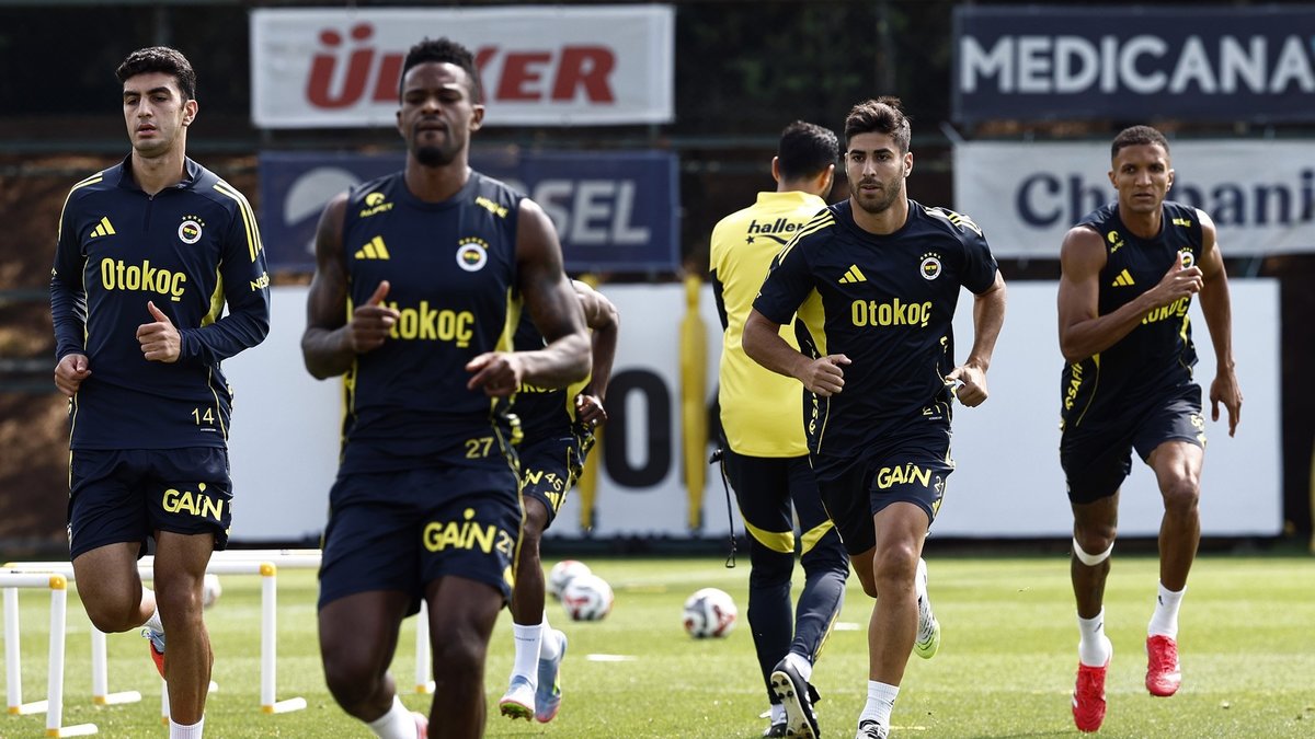 Fenerbahçe, Alanyaspor maçının hazırlıklarına ara vermeden başladı Fenerbahçe, Alanyaspor maçının hazırlıklarına ara vermeden başladı