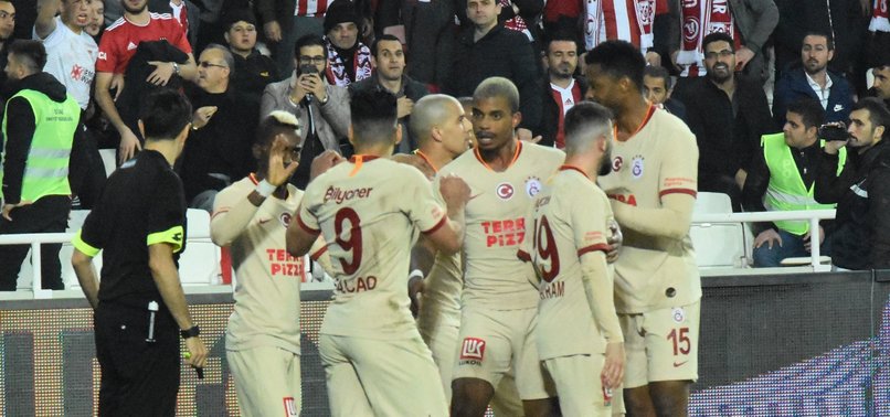 Galatasaraylı yıldıza büyük övgü! ''Duran top ustası''