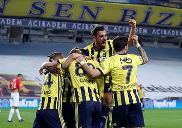 Fenerbahçe'de 8 isim sınırda!
