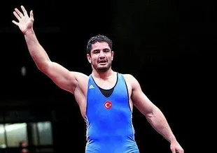 Taha Akgül finalde