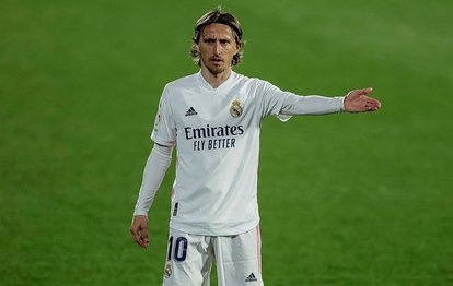 Real Madrid Luka Modric’in sözleşmesini 1 yıl daha uzattı