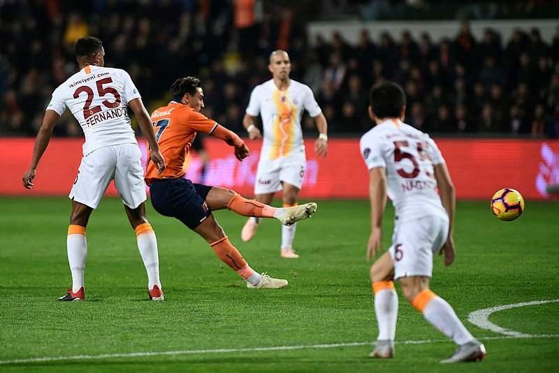 Galatasaray Fenerbahçe’nin gerisinde