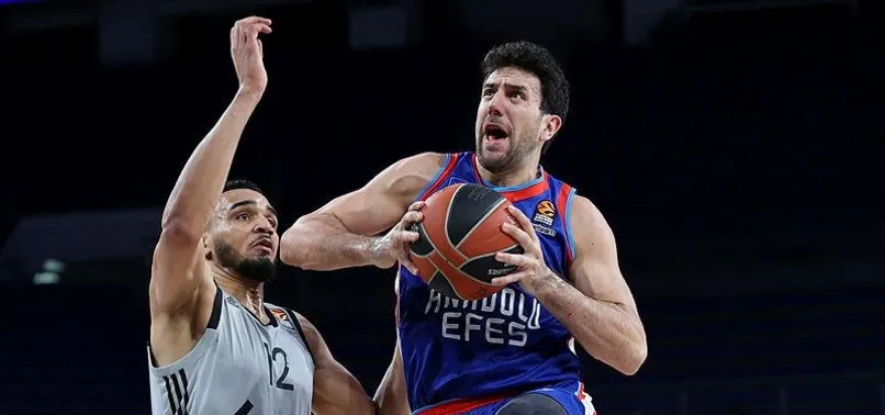 Anadolu Efes 72-68 ASVEL (MAÇ SONUCU - ÖZET)