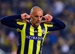 Aatıf ayak diretiyor