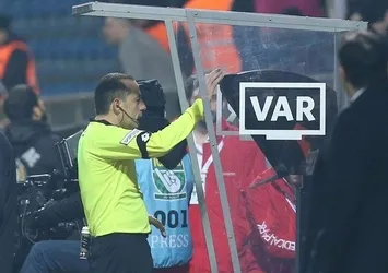 UEFA'dan devrim gibi VAR kararı!