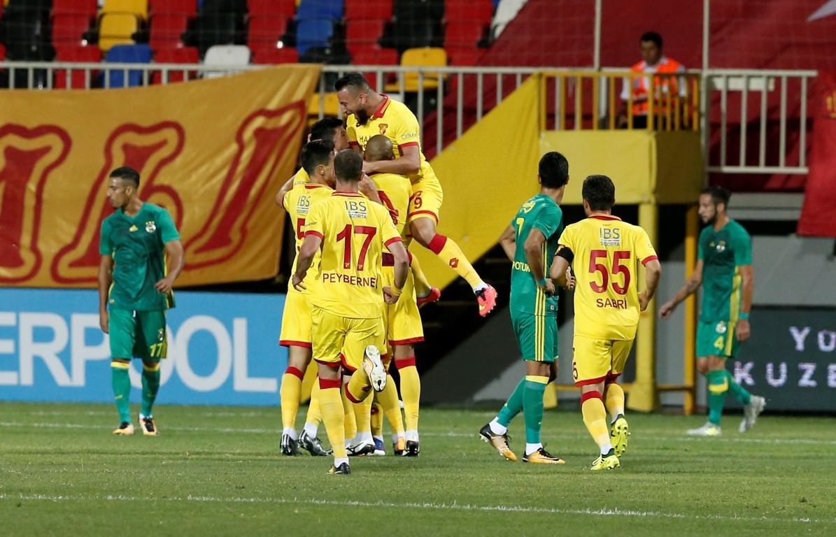 Göztepe - Fenerbahçe maçından kareler