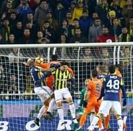 Fenerbahçe-Medipol Başakşehir karşılaşmasından kareler