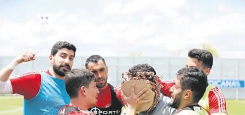 Mert Hakan Emre Kılınç şov