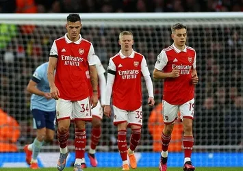 Lider Arsenal sahasında takıldı