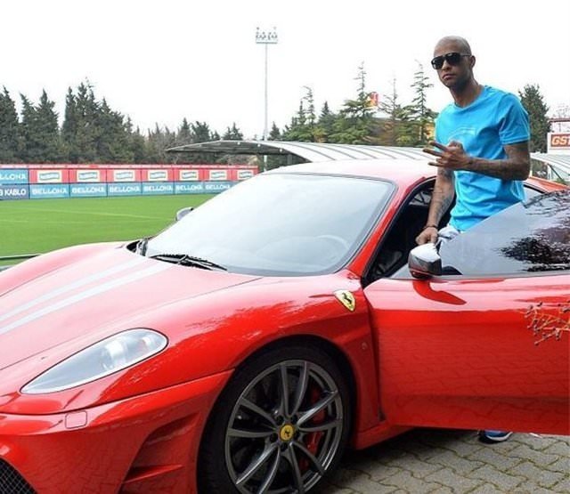 Yıldız futbolcuların milyonluk oyuncakları