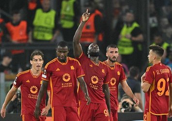 Roma ilk yarıda fişi çekti!